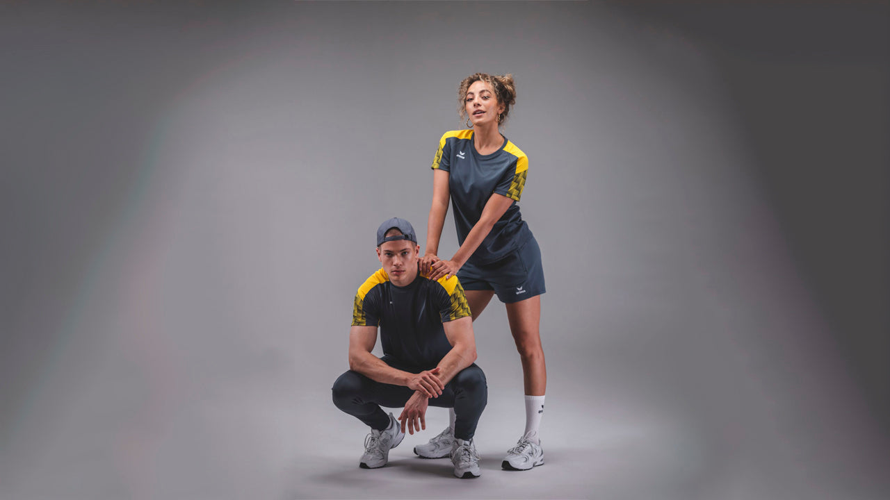 Erima Evo seuravaatemallistoa mallien päällä.