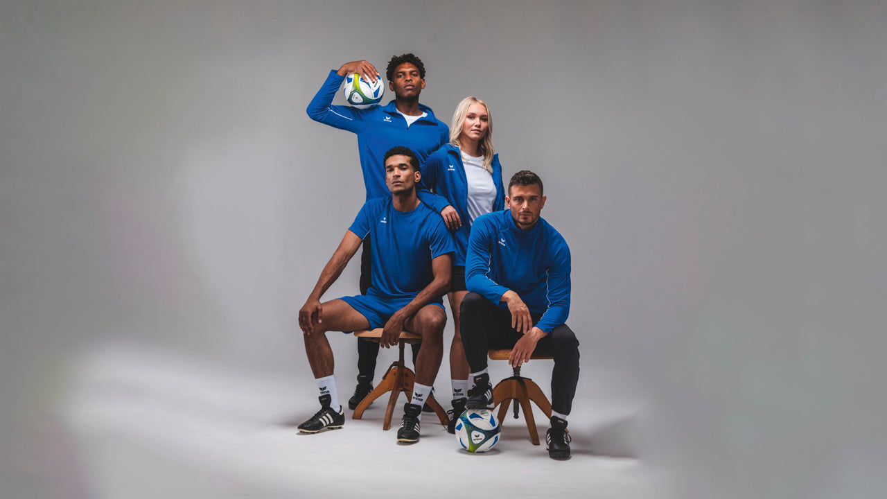 Erima Liga seuravaatemallisto mallien päällä.