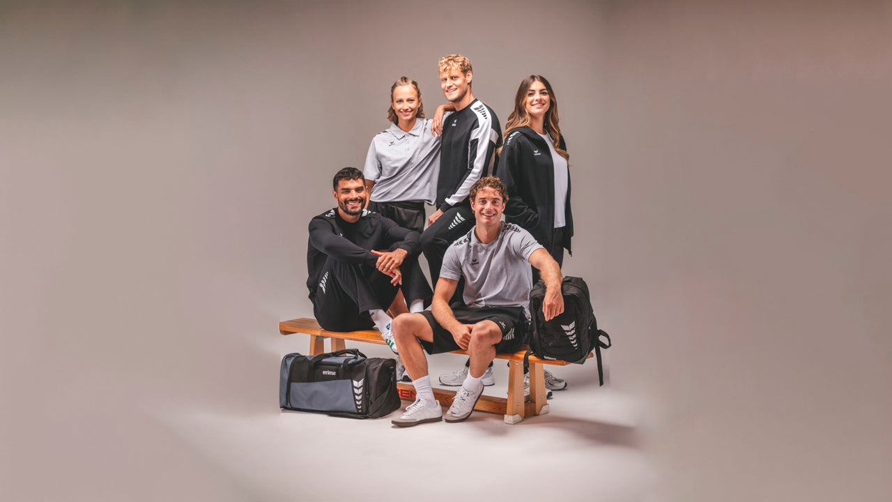 Erima CMPT seuravaatemallistoa mallien päällä.